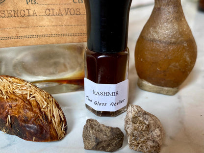 KASHMIR – Extracto de Perfume 44% | El Rescate de un Perfume Olvidado