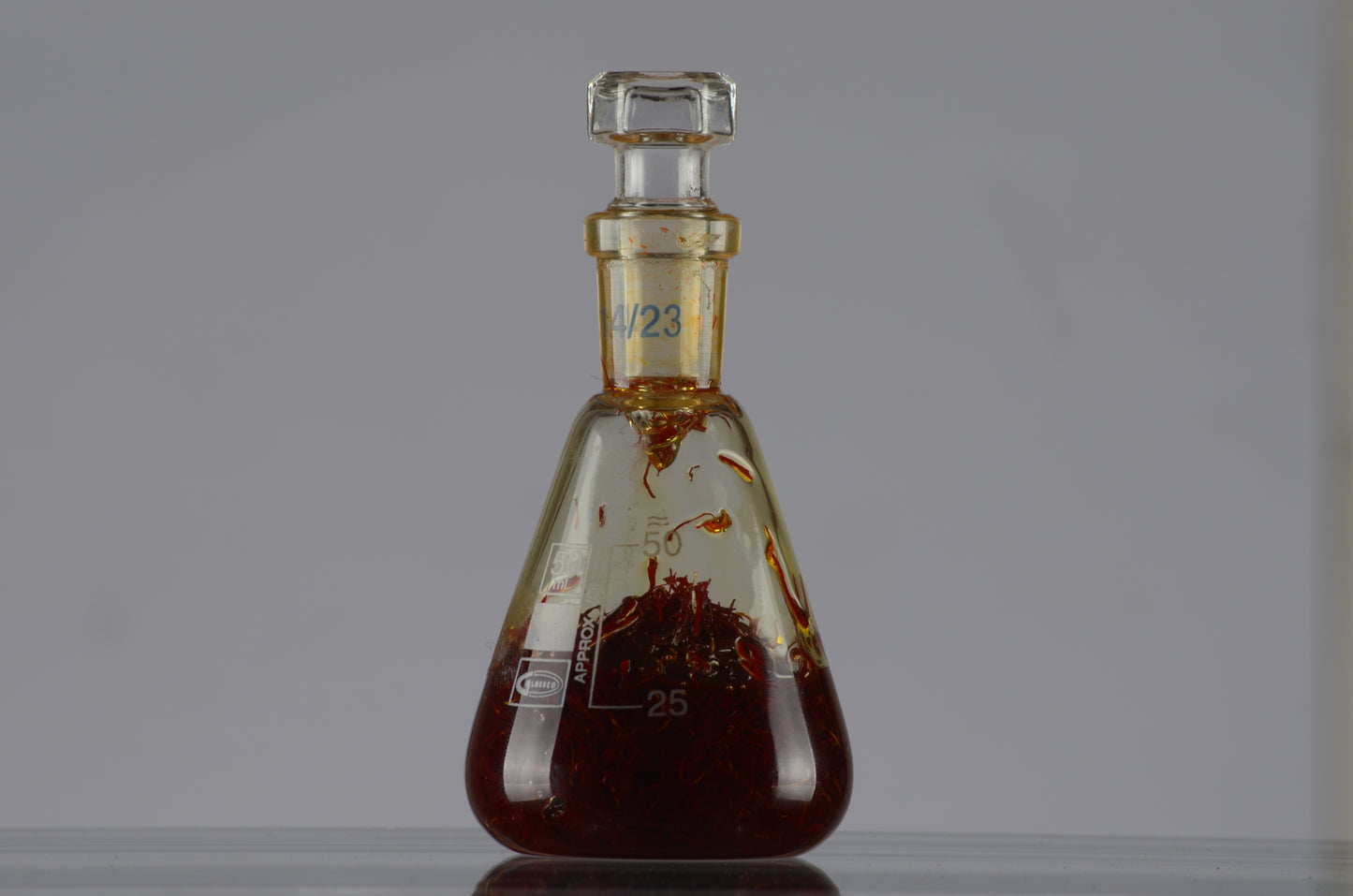 Spanish Saffron in Nepalese Sandalwood 10%, 3 gr