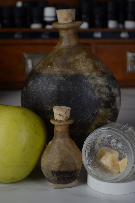 Iris's Apple