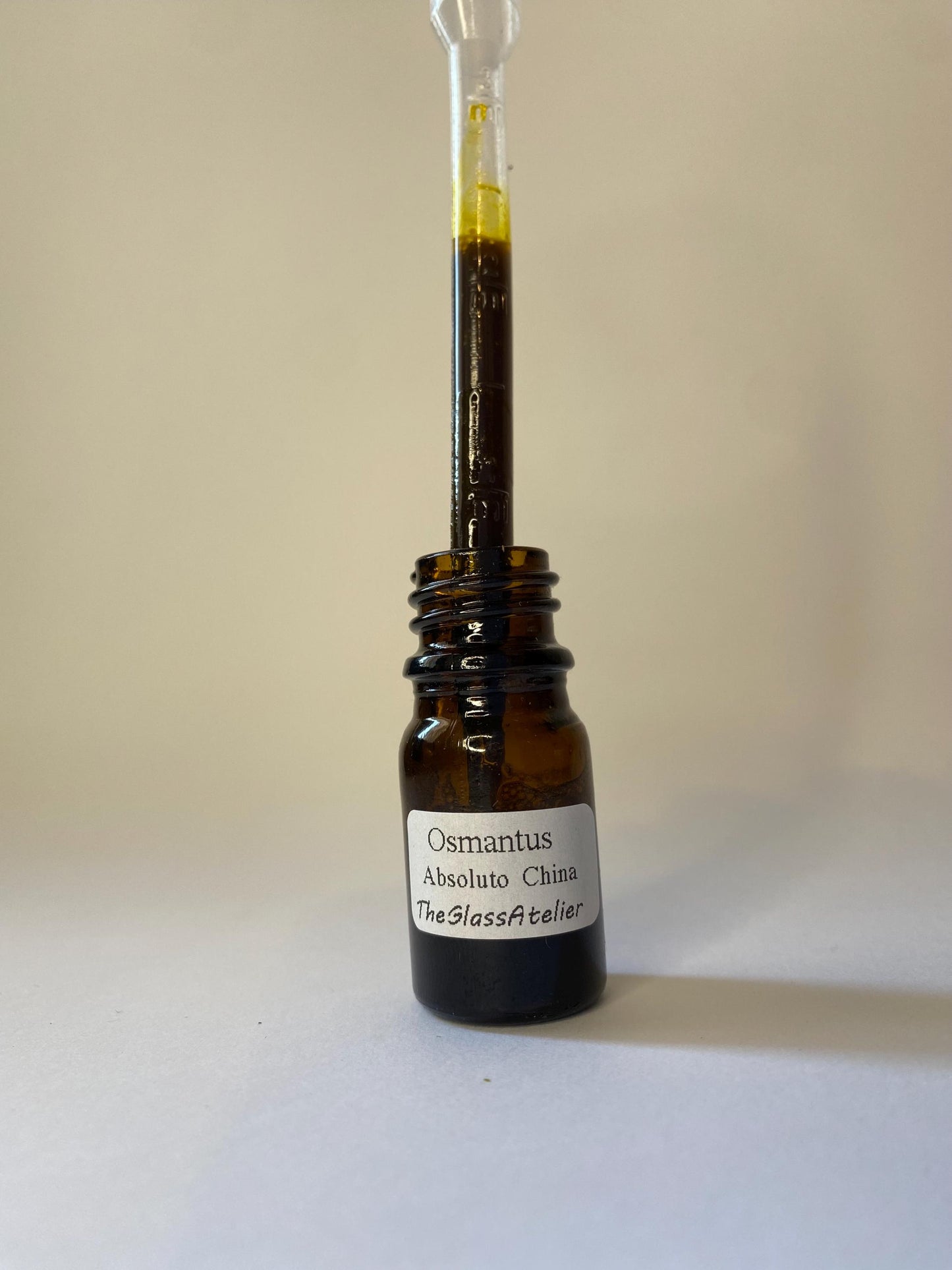 Natural Osmanthus Absolute – Peach, Leather, and Floral Scent for Perfumers