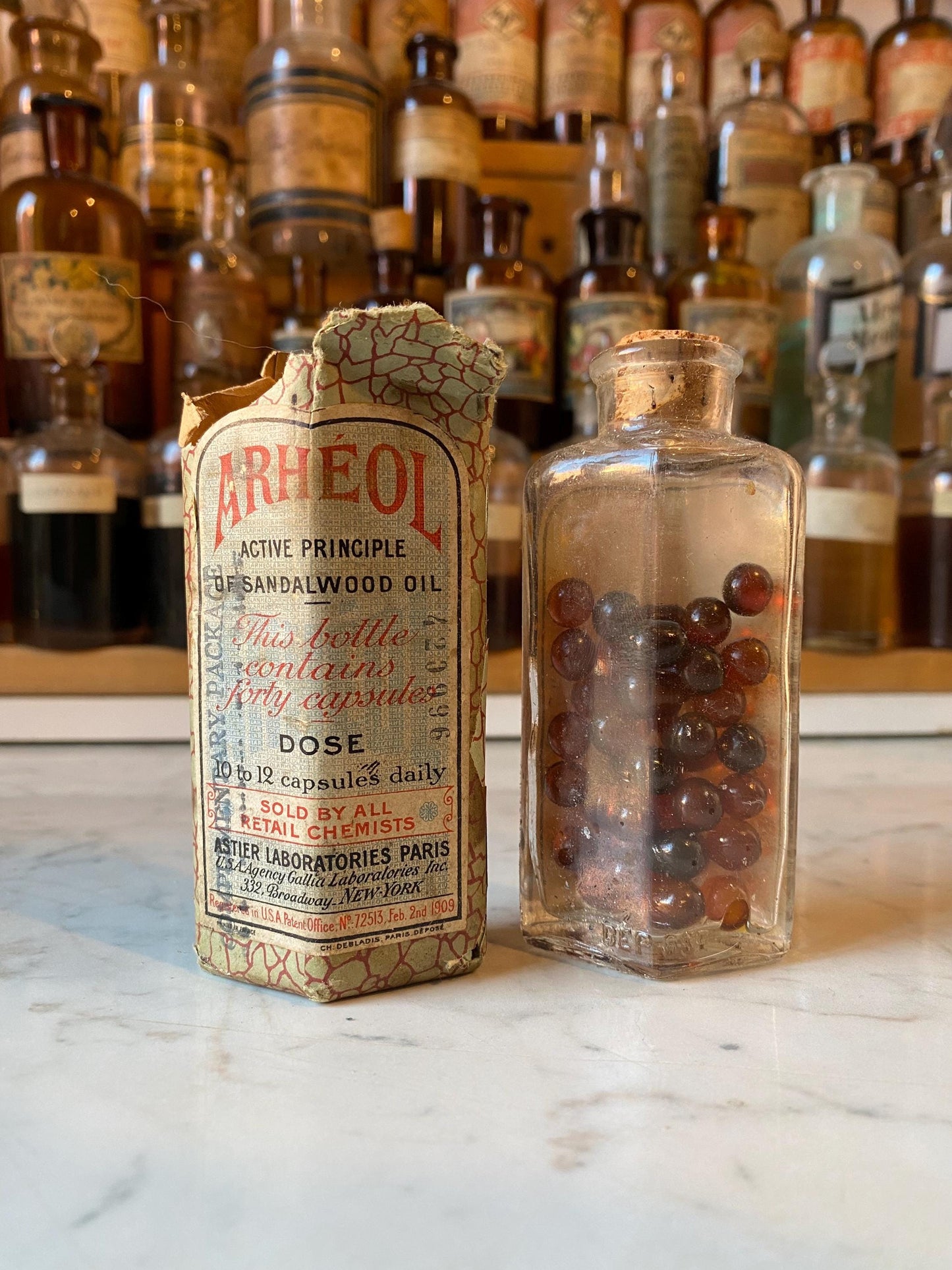 5 Cápsulas de Sándalo – Año 1909 | El Tiempo Sellado en Madera Viva