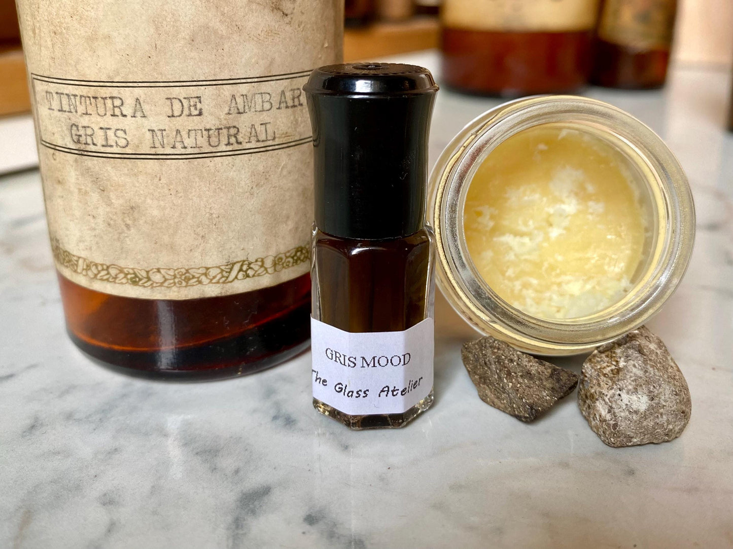 Gris Mood – Extracto de Perfume | Iris Ahumado en Seda