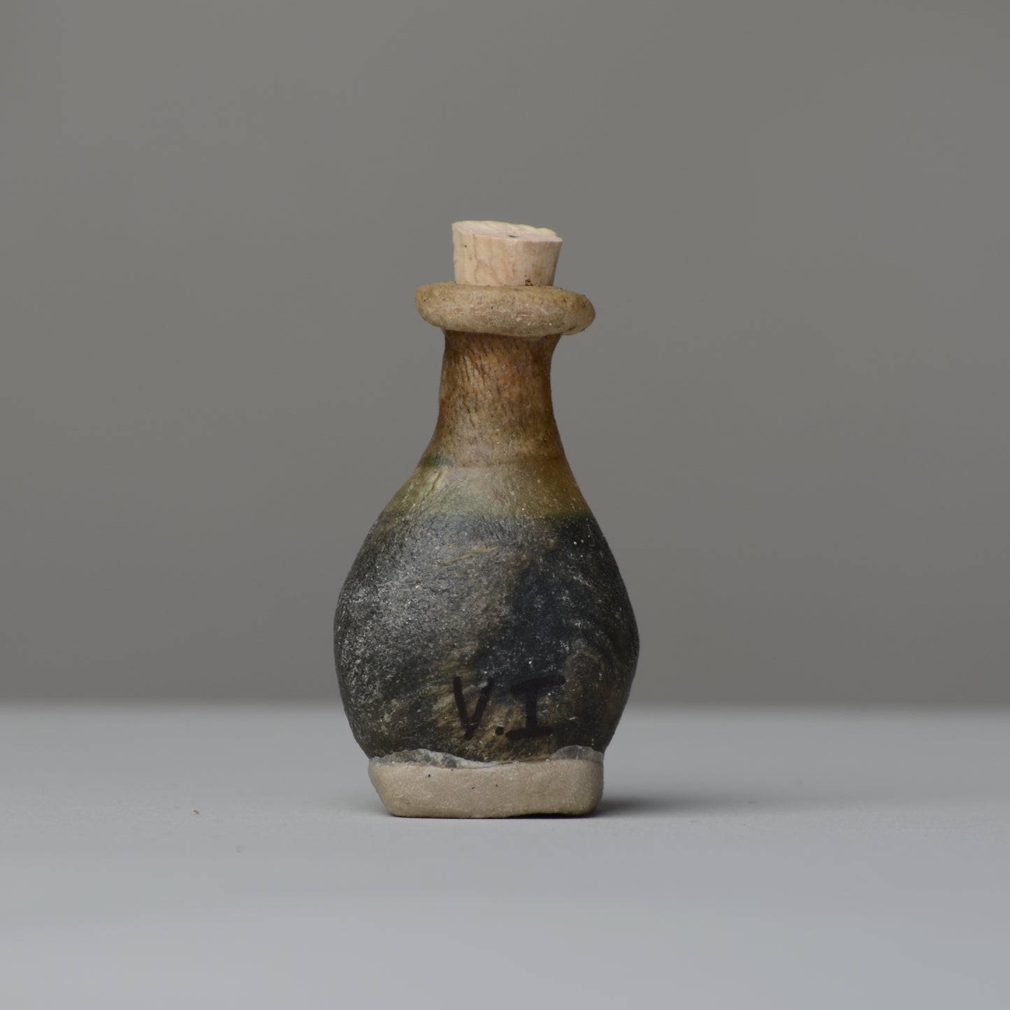 Ruh Khus Vetiver Indio  en botella de cuero Kuppi,  12 gr, kuppi incluida